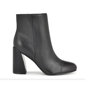 NINE WEST Yast Leather Ankle Booties Black Flare Block Heel Sz 8